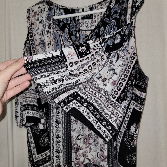 Cato black, white & pink cold shoulder blouse - Picture 5 of 11